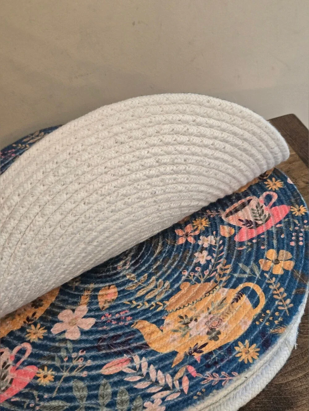 (Set of 4) Colorful Round Placemats Jute Made In India Teapot & Teacup Floral